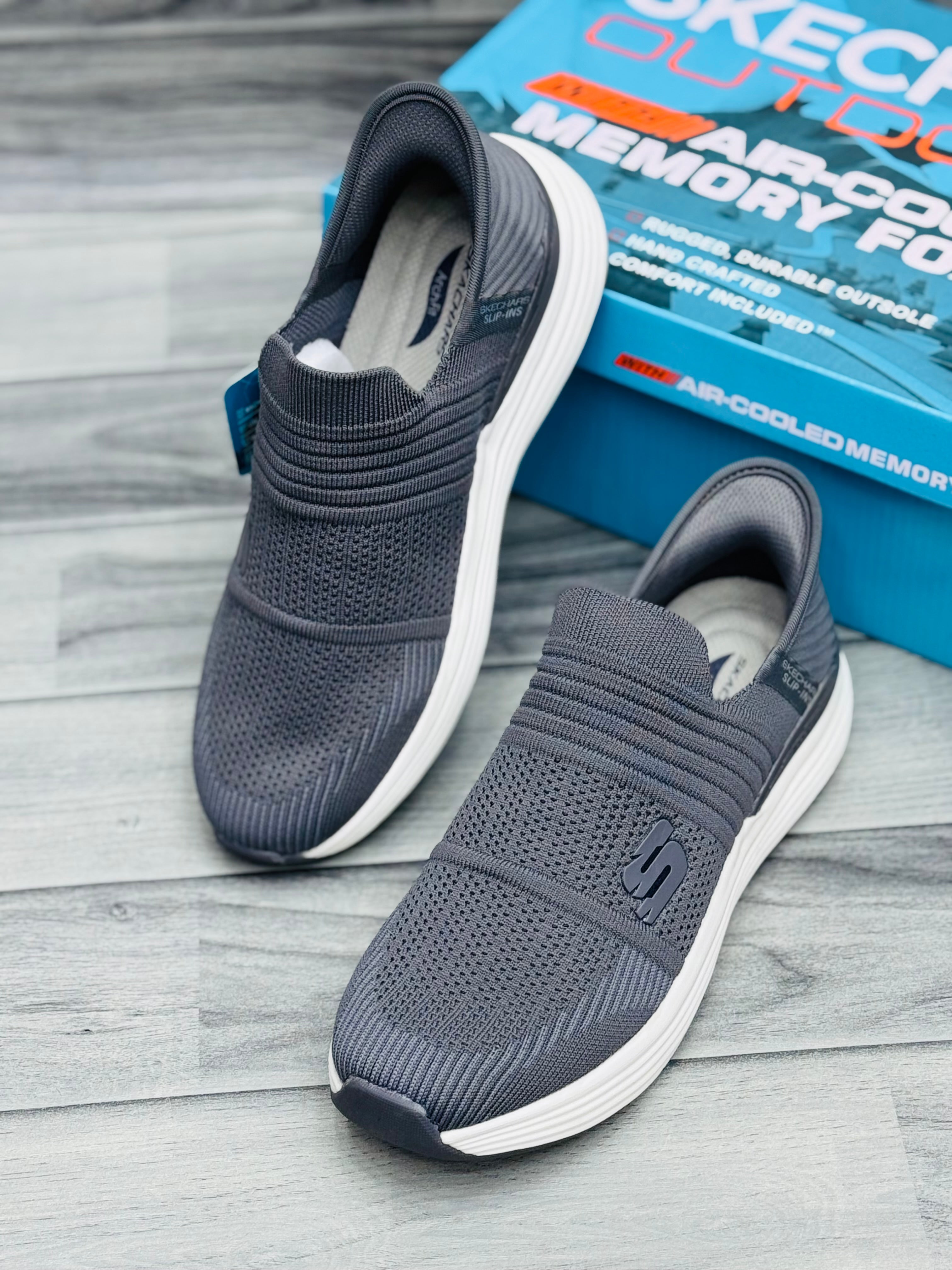 Skechars max slip in memory foam medicated