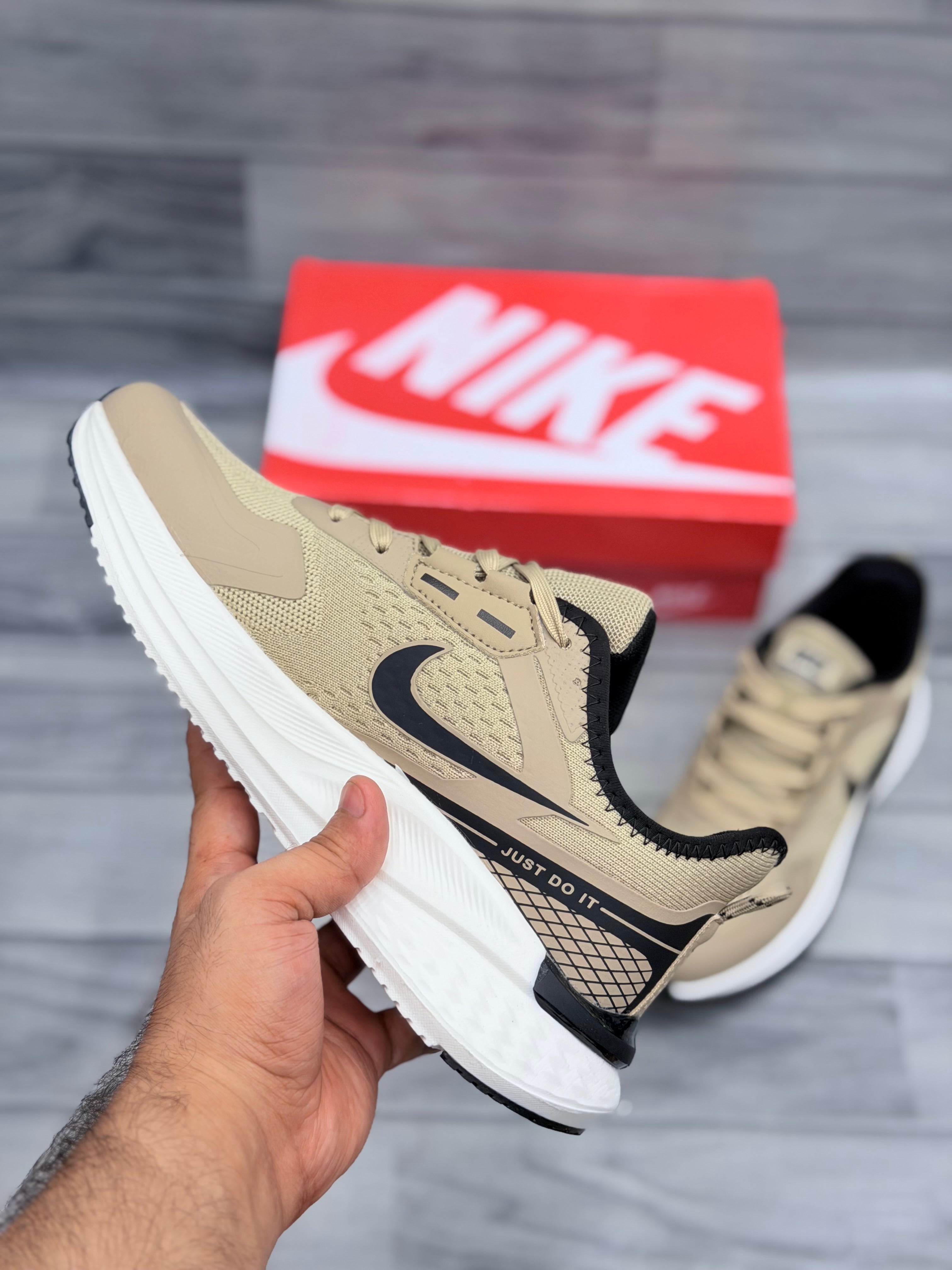Nke air zoom Pegasus titan