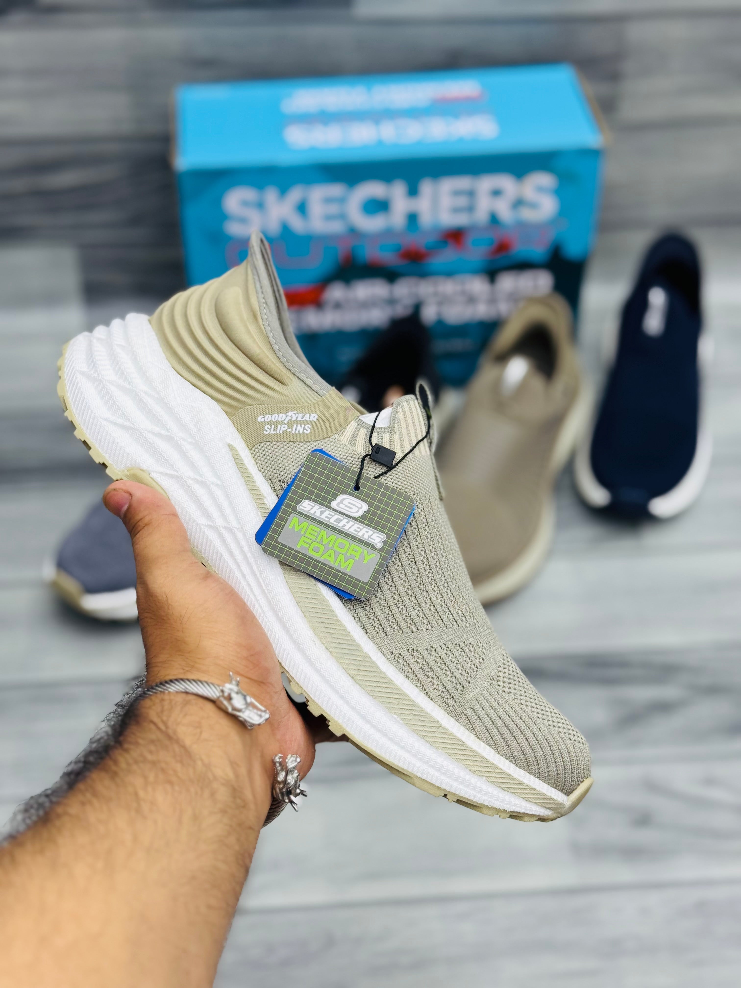 Skechars hyper burst pro slip in memory foam medicated