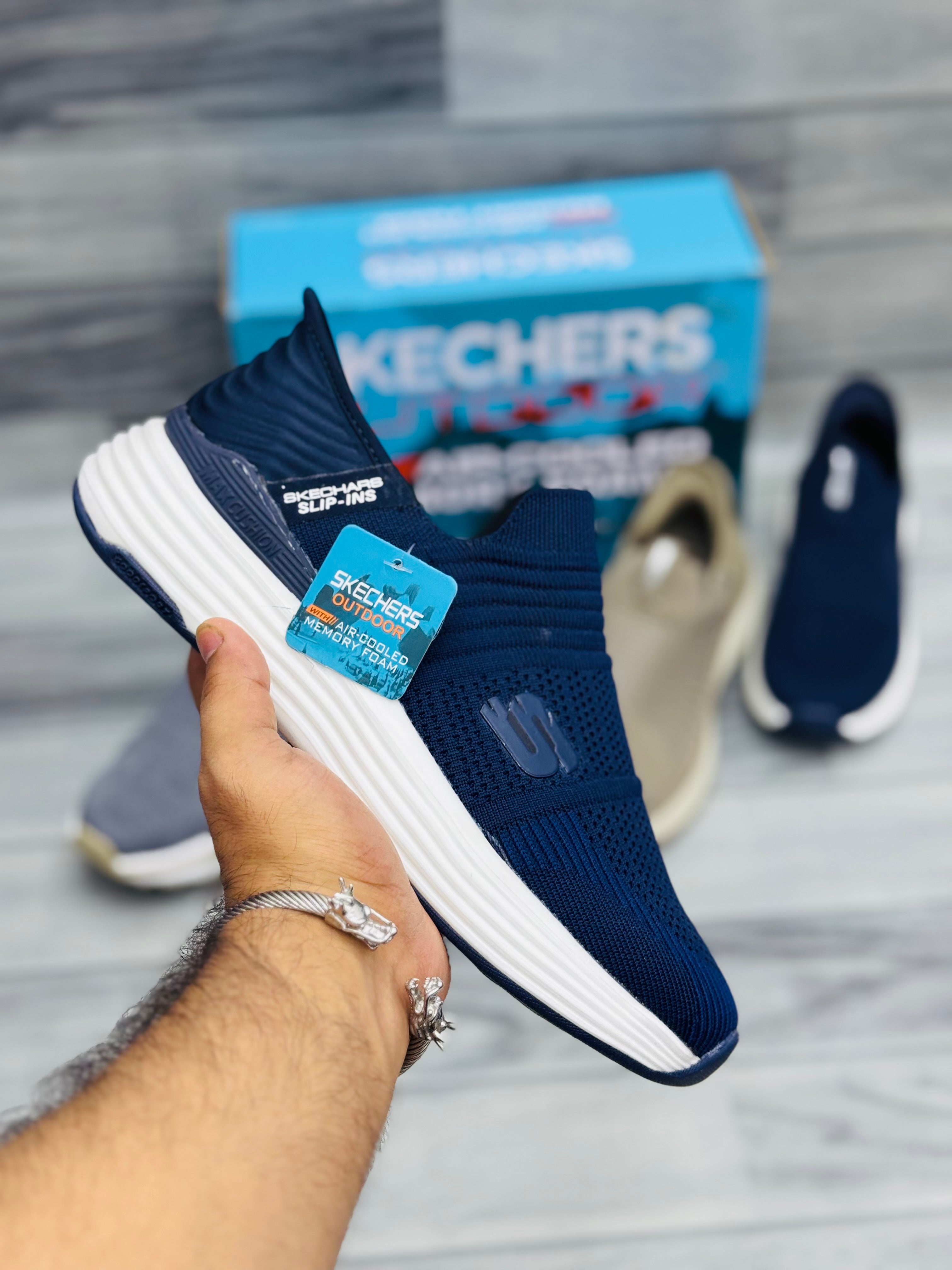 Skechars max slip in memory foam medicated
