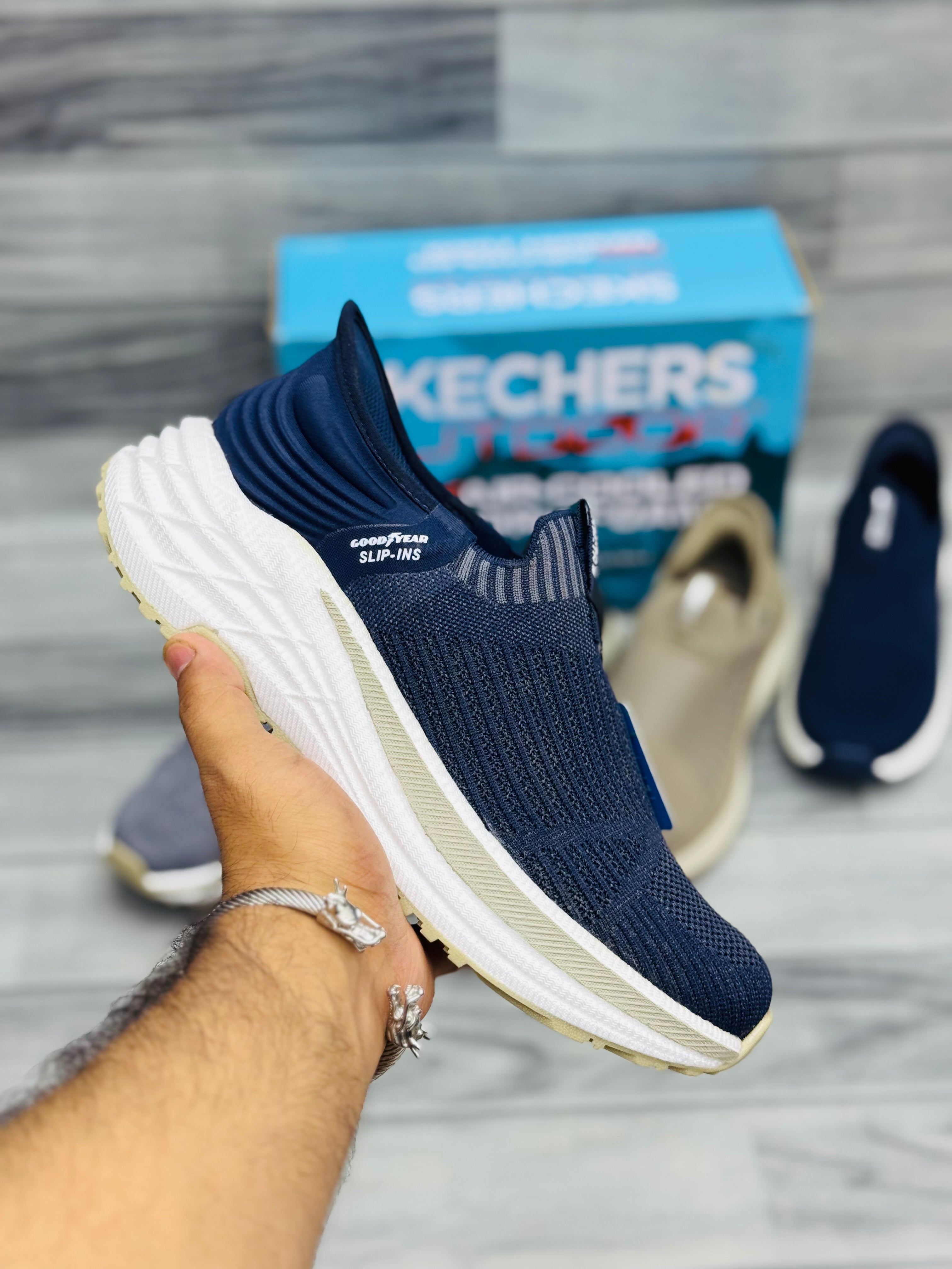 Skechars hyper burst pro slip in memory foam medicated