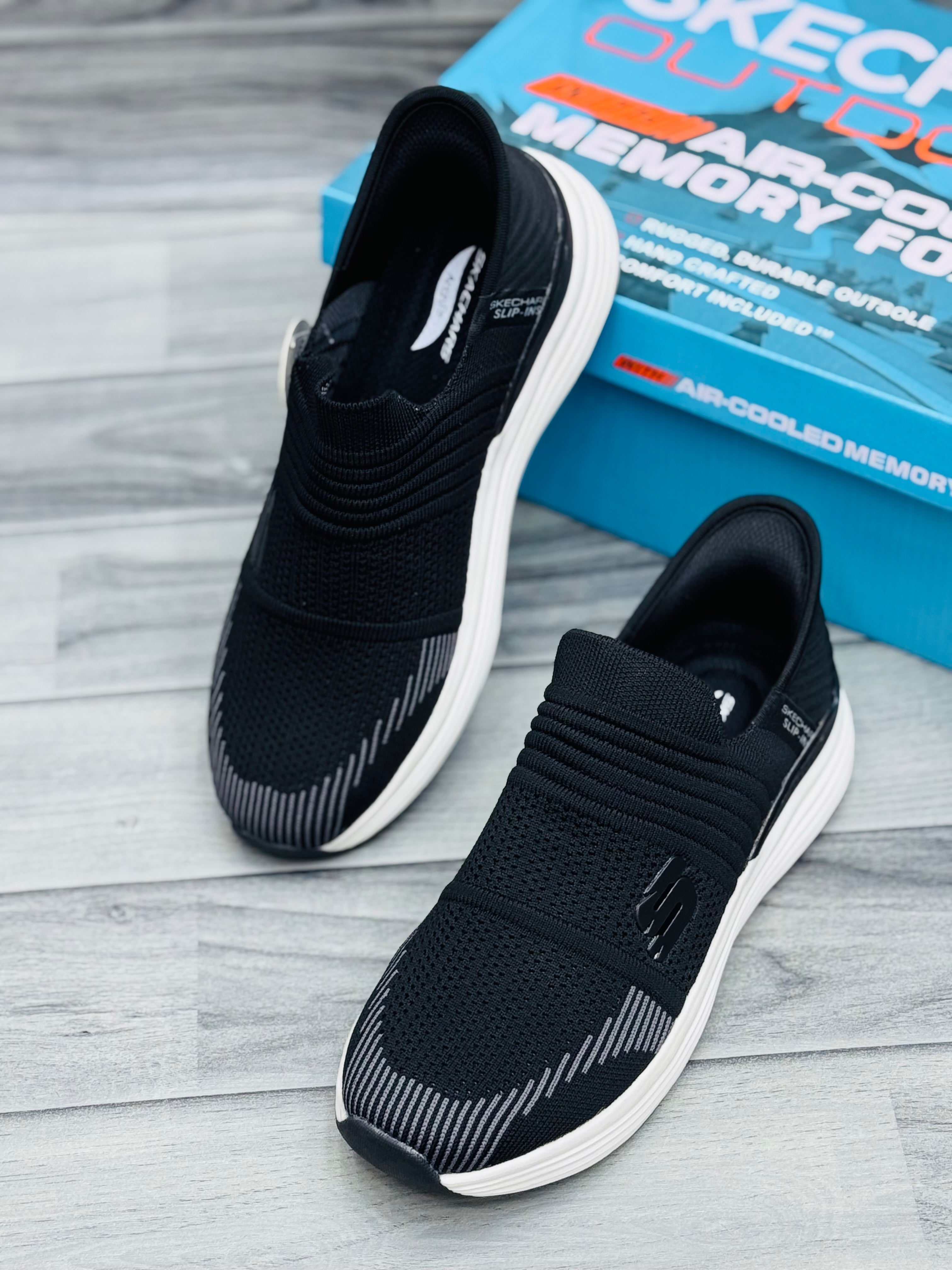 Skechars max slip in memory foam medicated