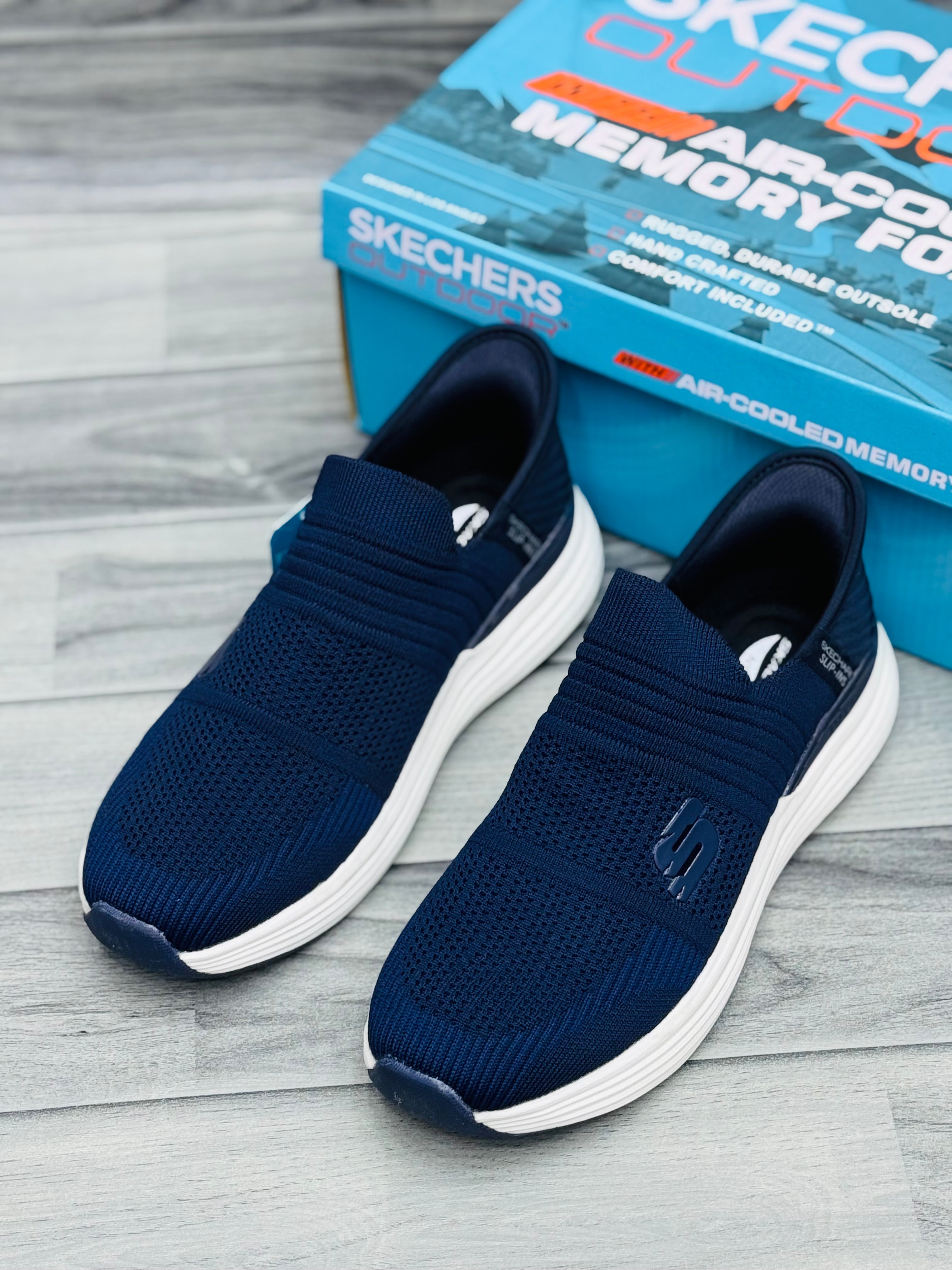 Skechars max slip in memory foam medicated