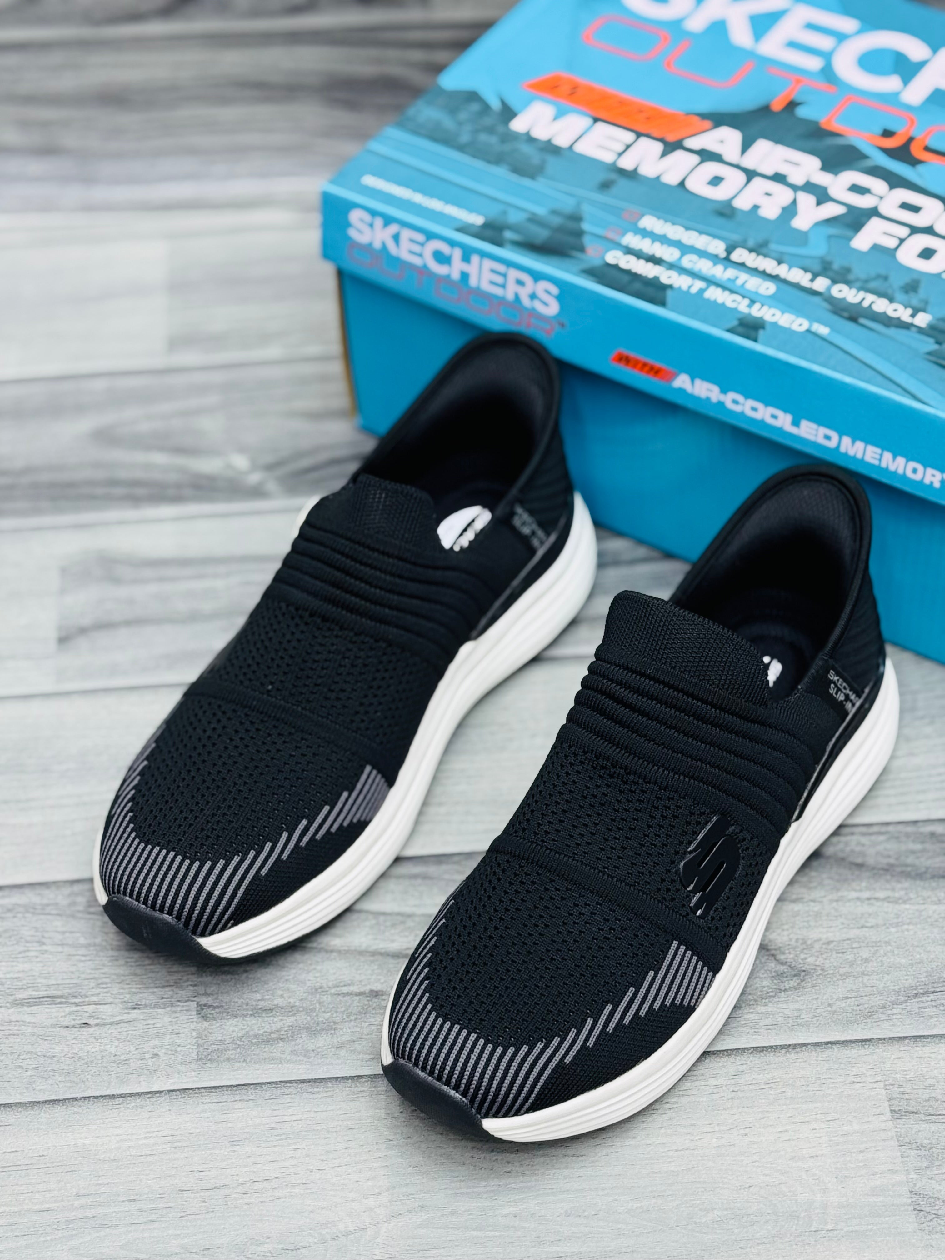 Skechars max slip in memory foam medicated