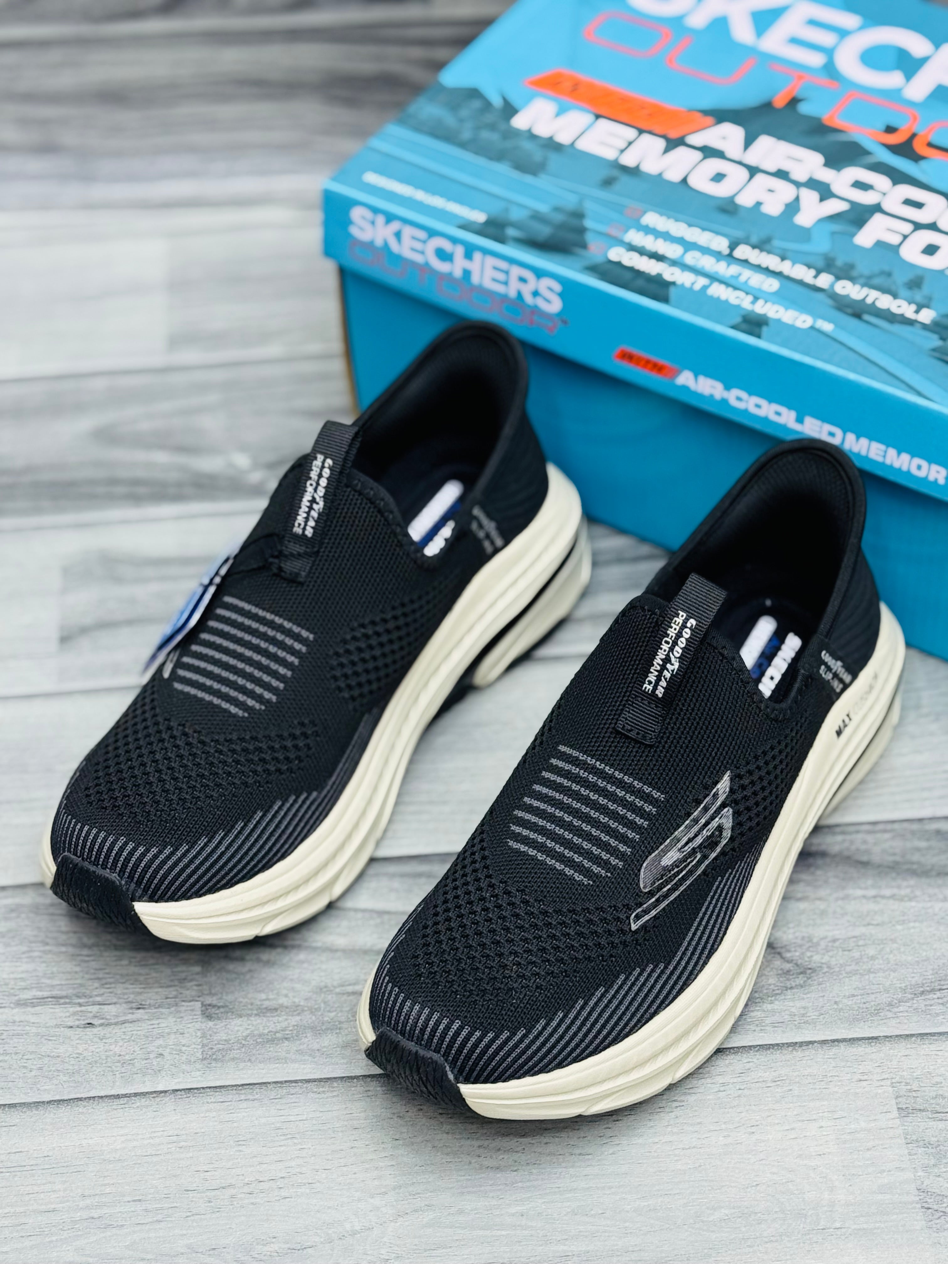 Skechars archfit fax slip in memory foam medicated