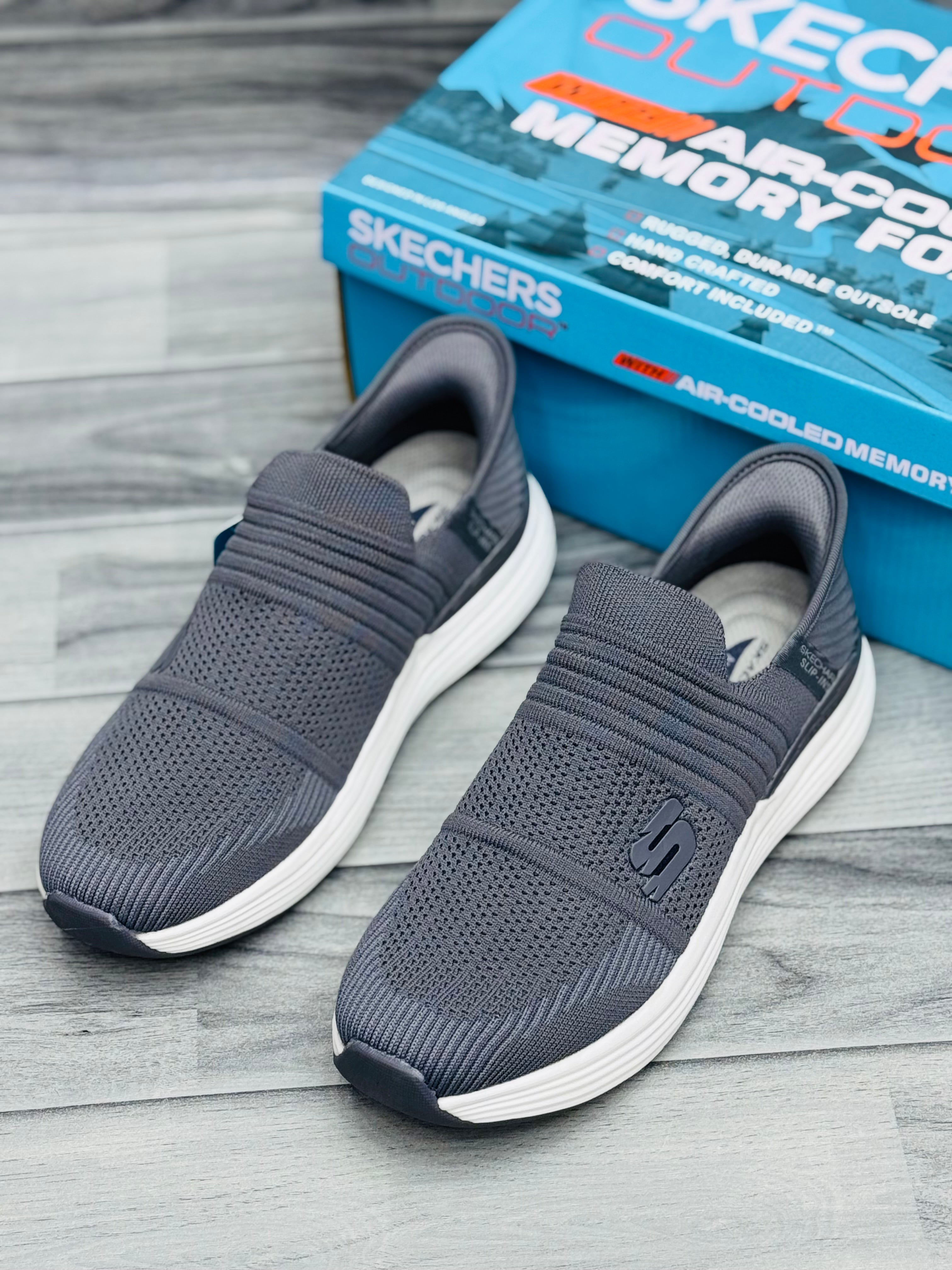 Skechars max slip in memory foam medicated