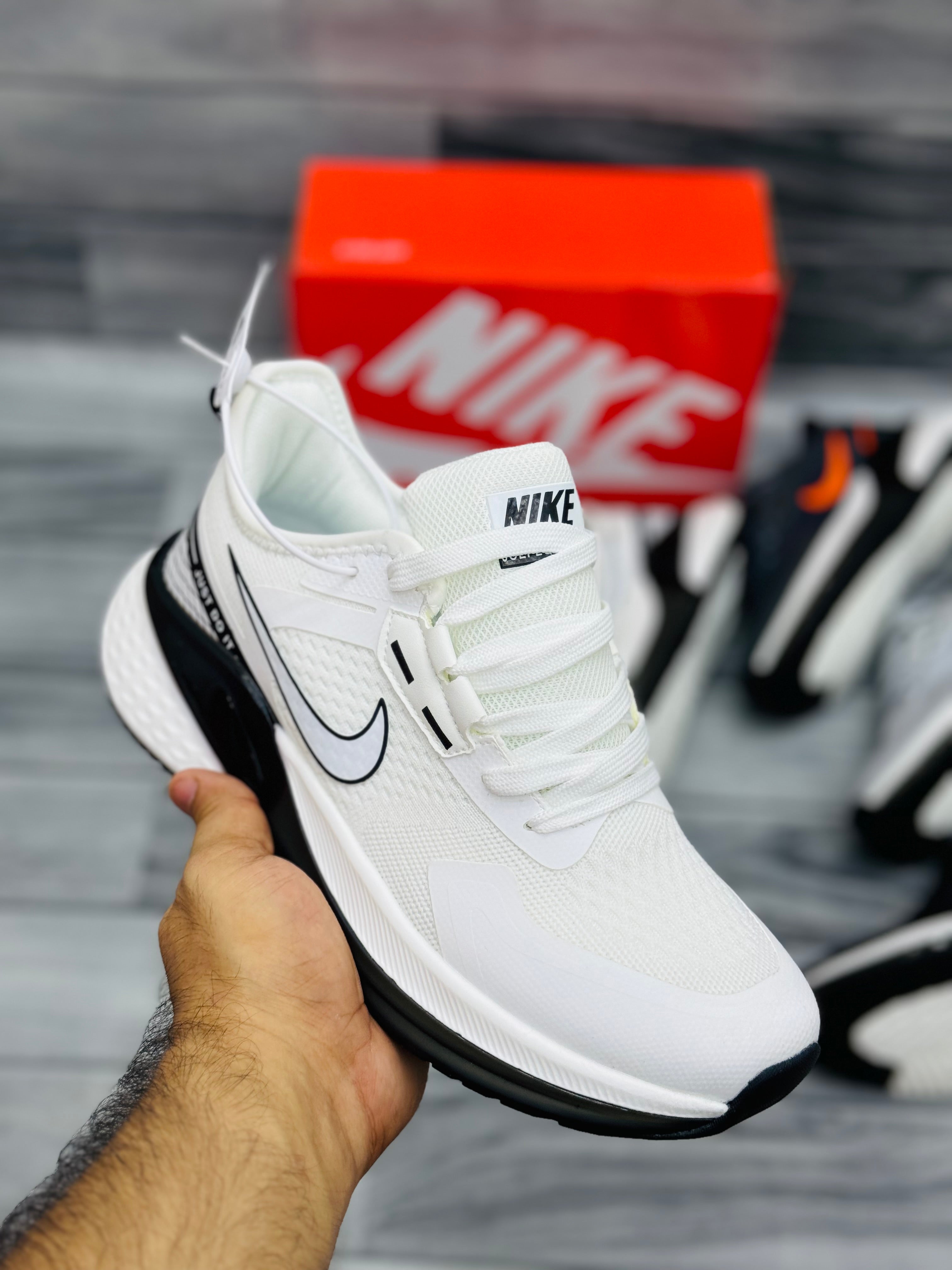 Nke air zoom Pegasus titan