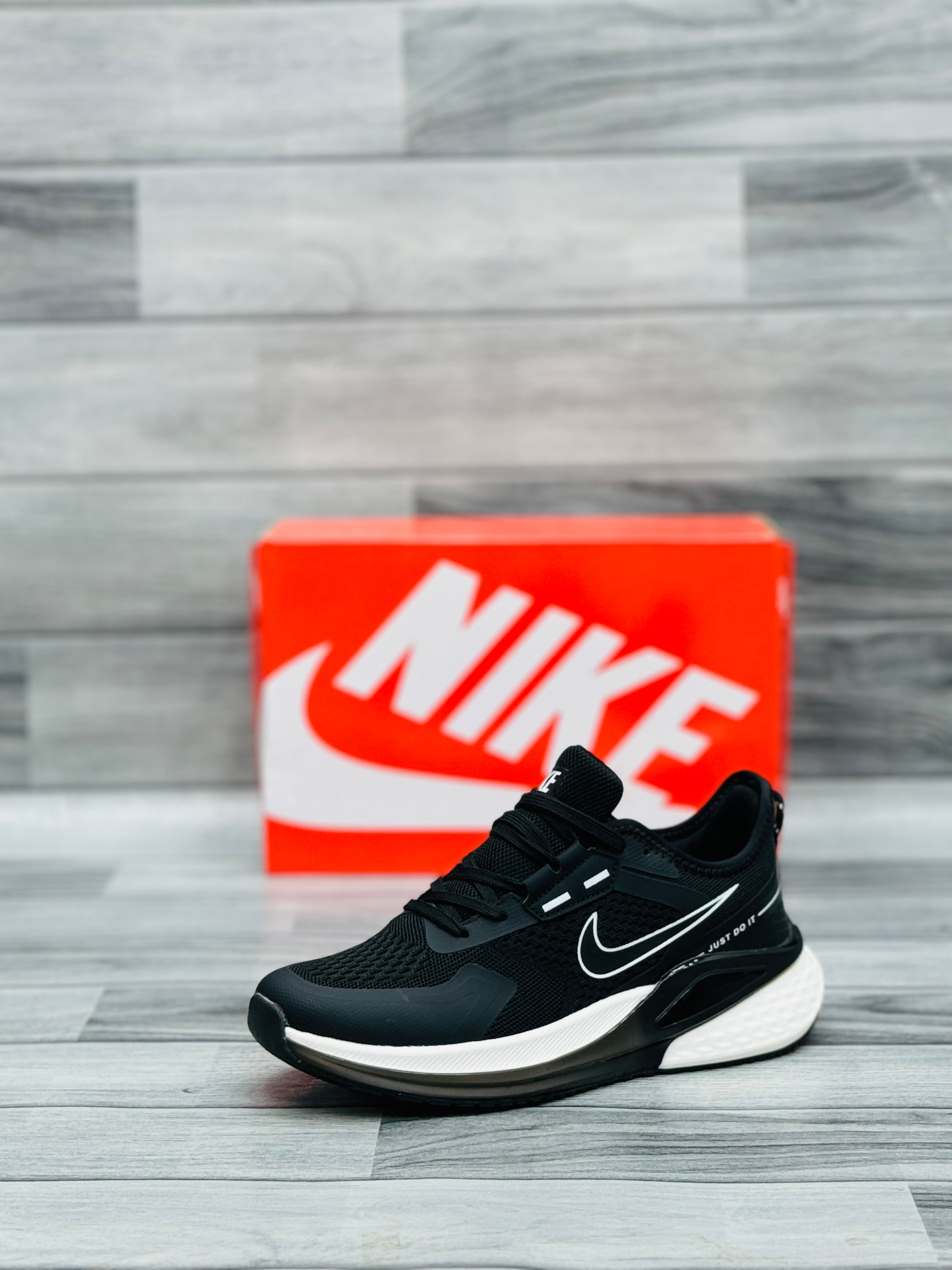 Nke air zoom Pegasus titan