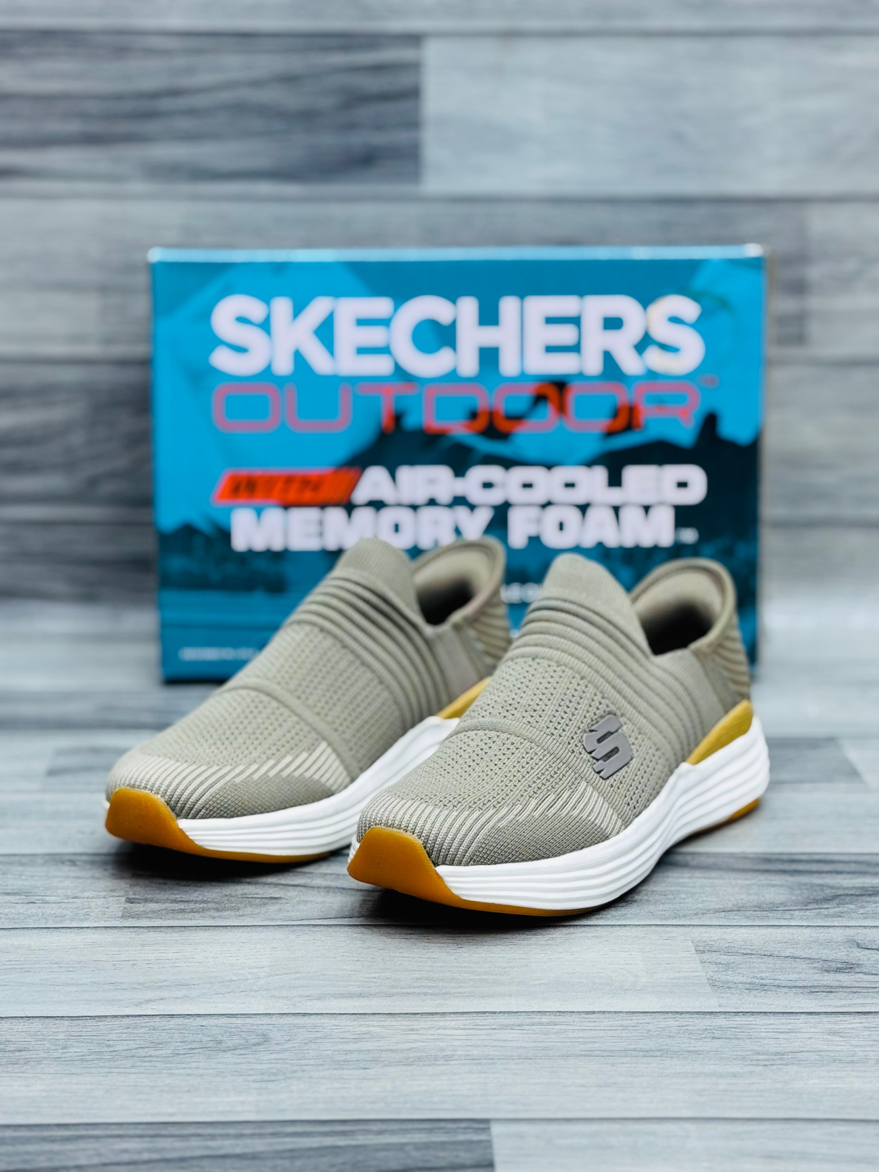 Skechars max slip in memory foam medicated