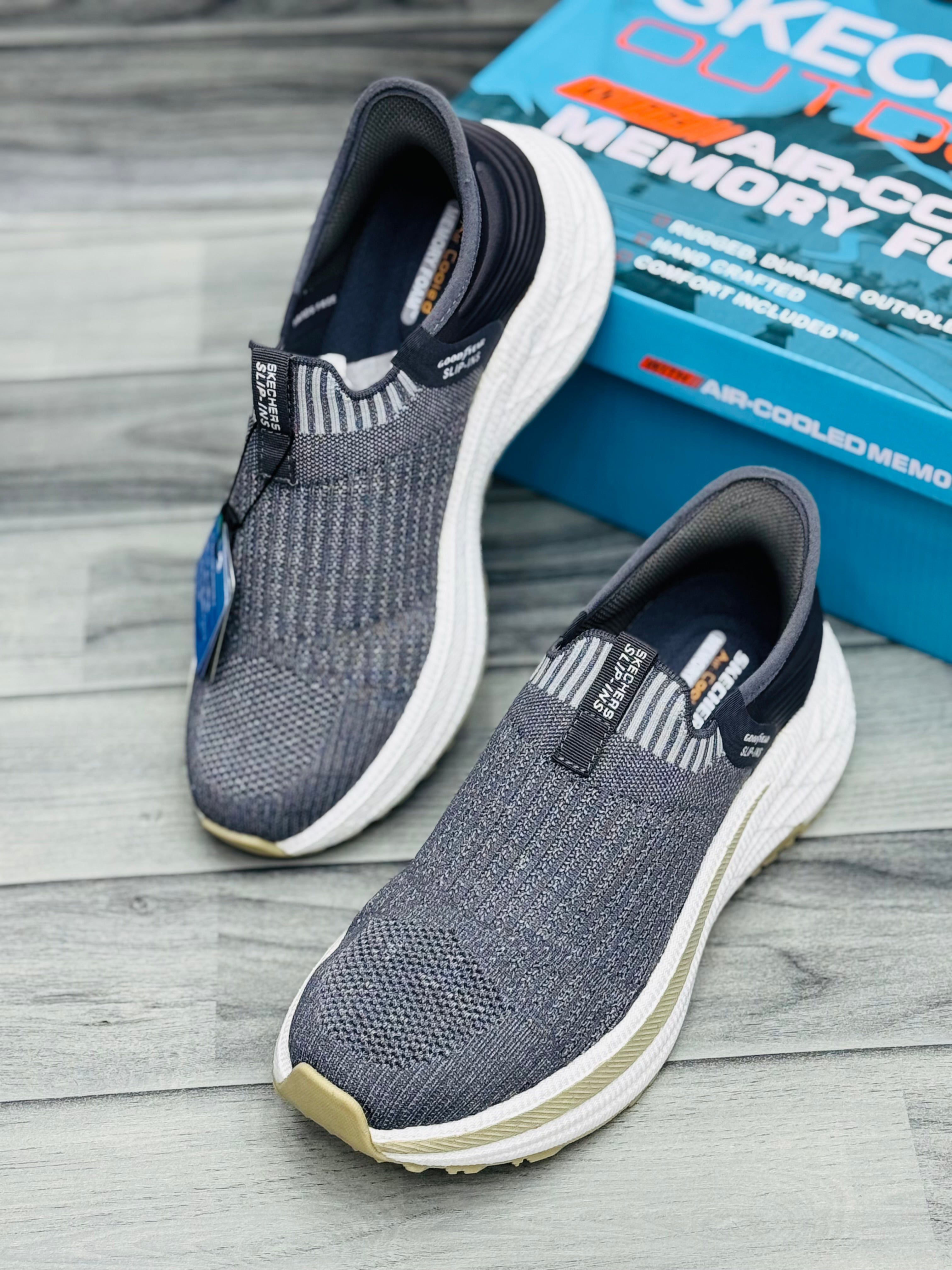 Skechars hyper burst pro slip in memory foam medicated