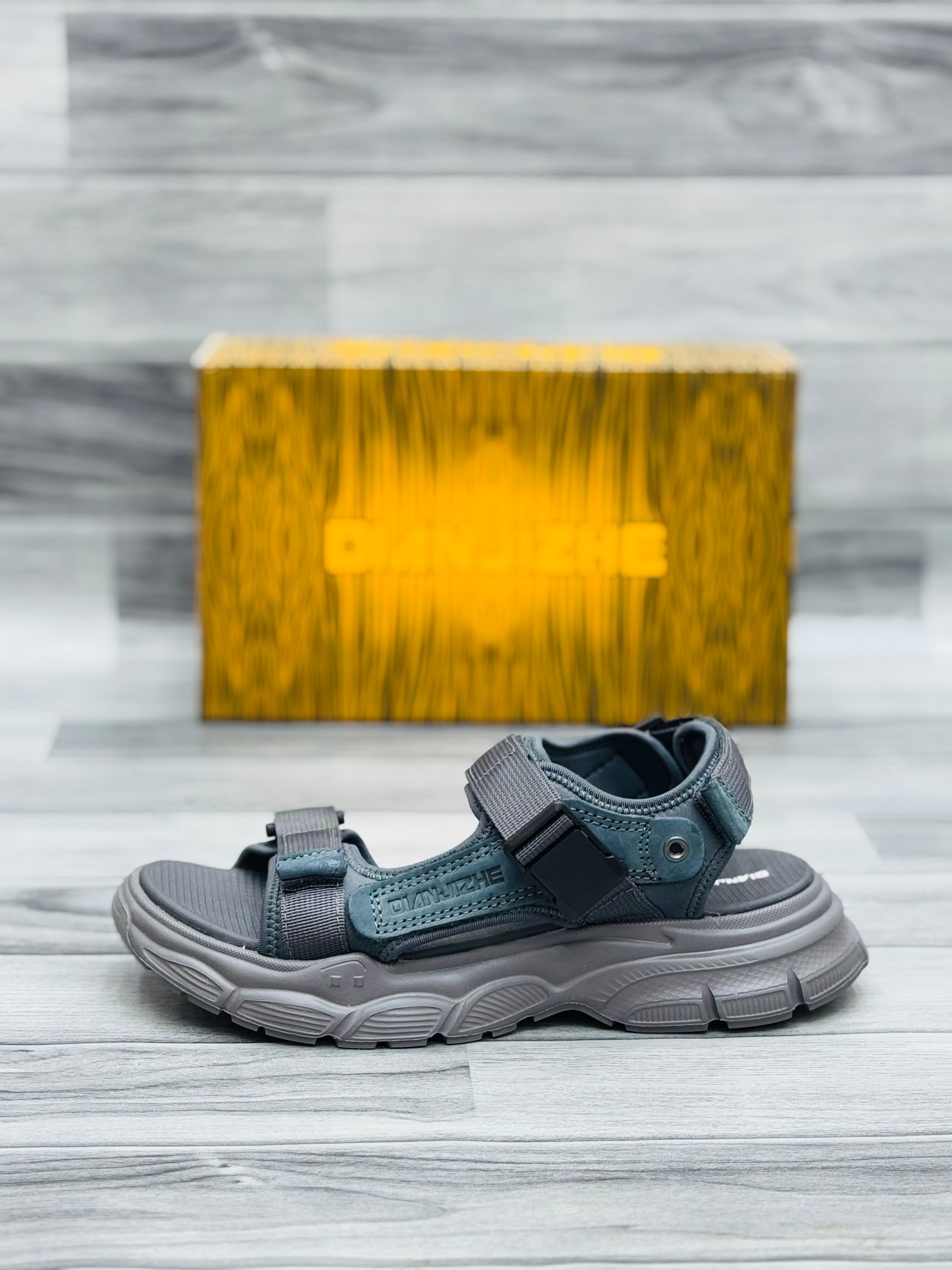 Dianjizhe Men's Recovery Slides & Athletic Sandals
