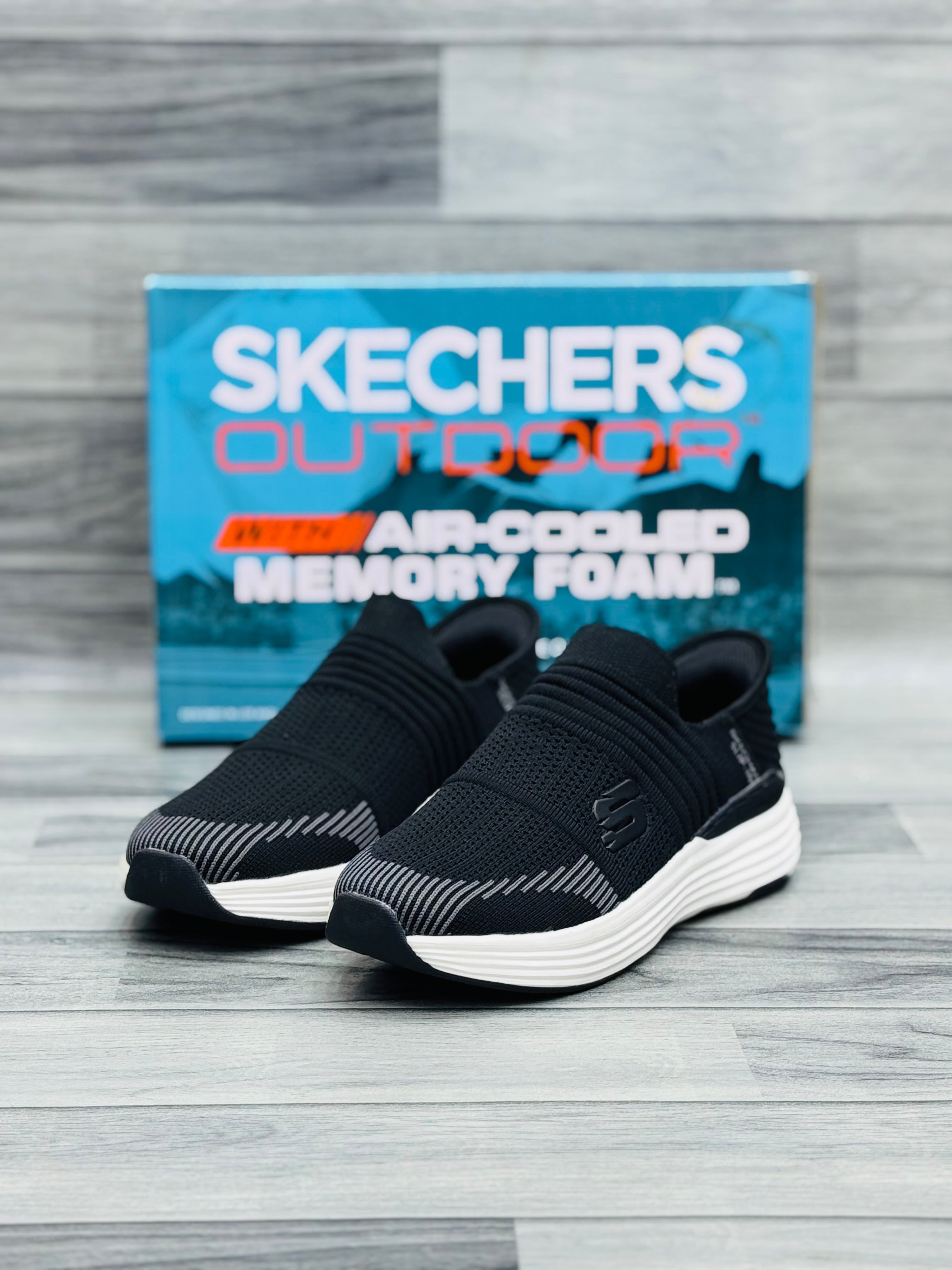 Skechars max slip in memory foam medicated