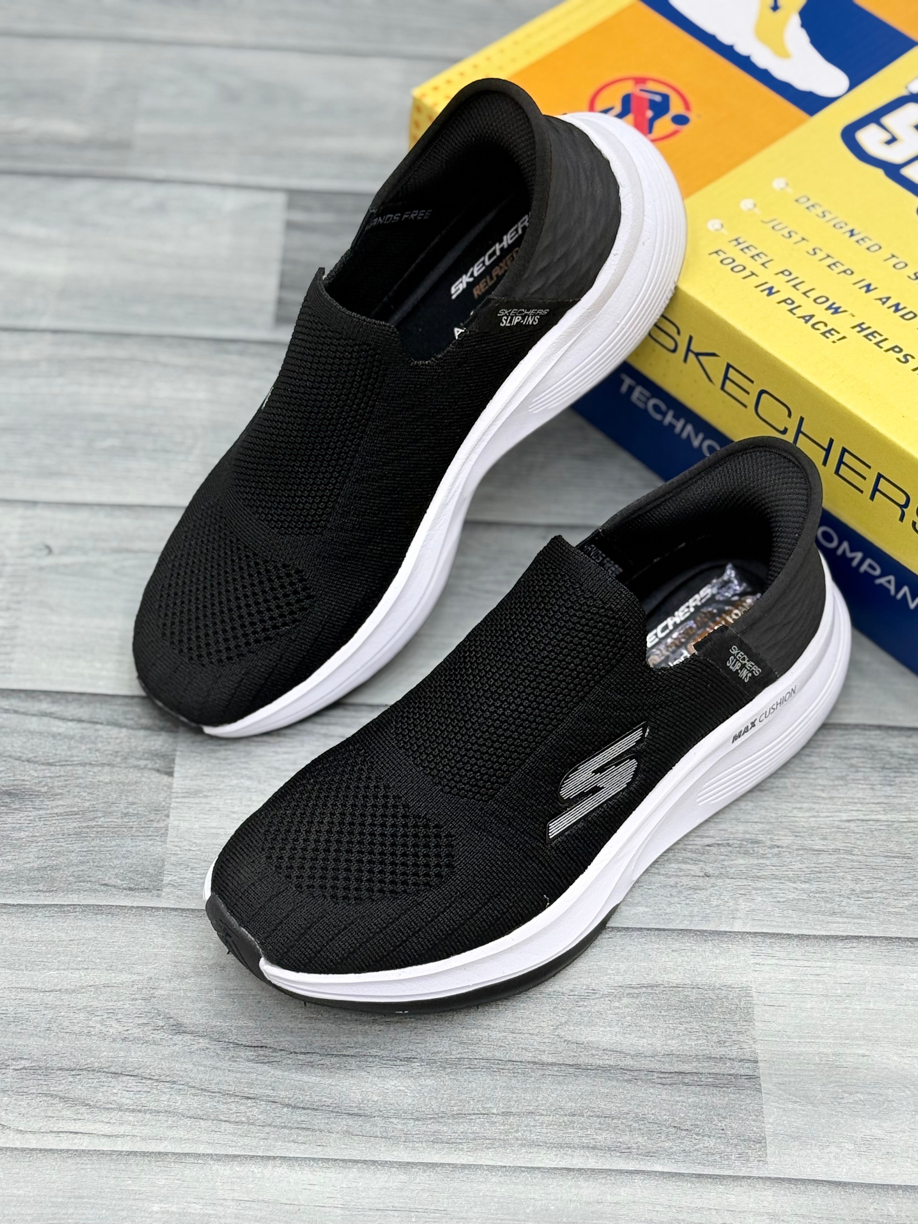 Skechares max cushion air cooled