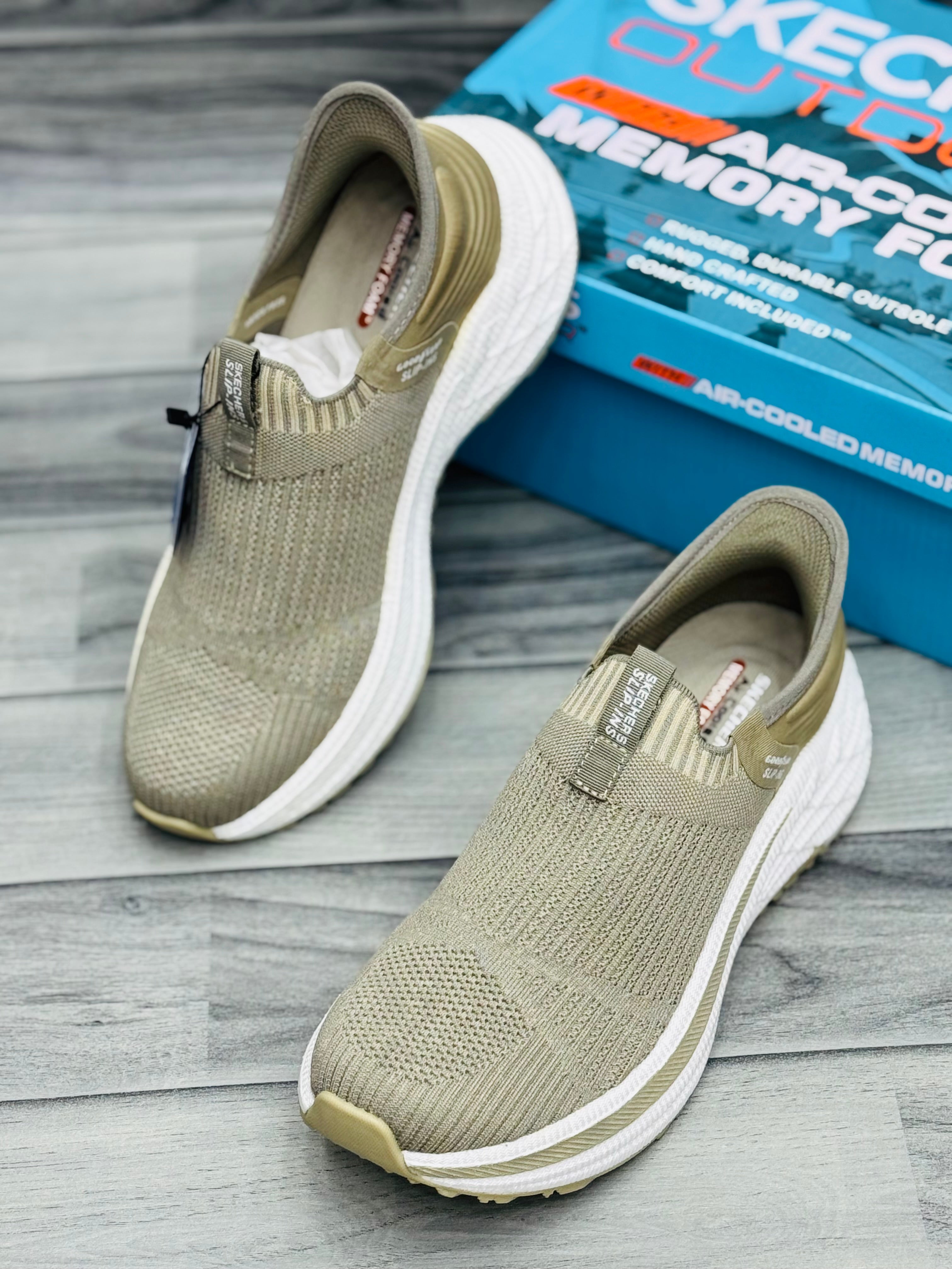 Skechars hyper burst pro slip in memory foam medicated