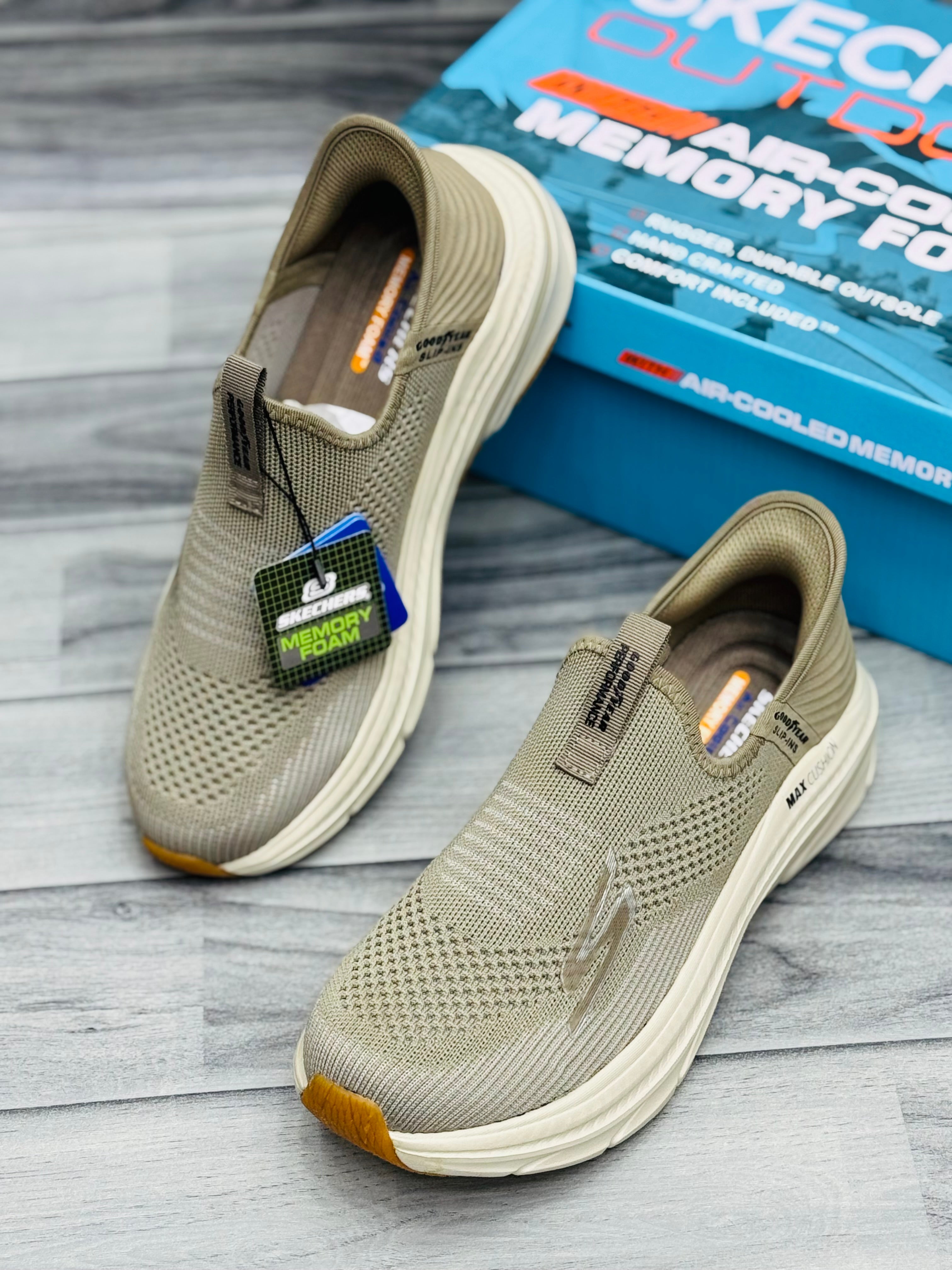 Skechars archfit fax slip in memory foam medicated